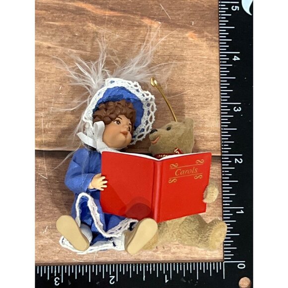 1995 HALLMARK KEEPSAKE ORNAMENT QX5259 BEVERLEY & TEDDY BEAR SINGING CAROLS - Picture 11 of 11